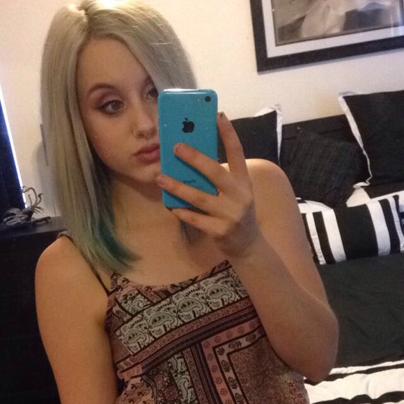 Meet me, Instagram ; @chrisbrownboo