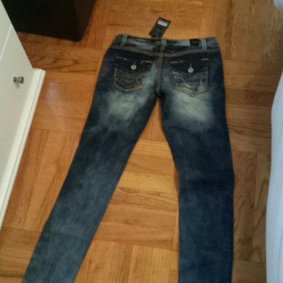 Jeans - Picture 2 of 4