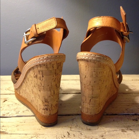 DV by Dolce Vita Platform Wedge Sandal - Picture 3 of 4