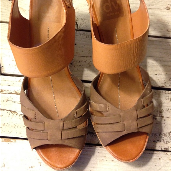 DV by Dolce Vita Platform Wedge Sandal - Picture 4 of 4