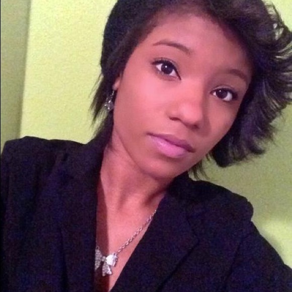 Meet your Posher, Tenesha