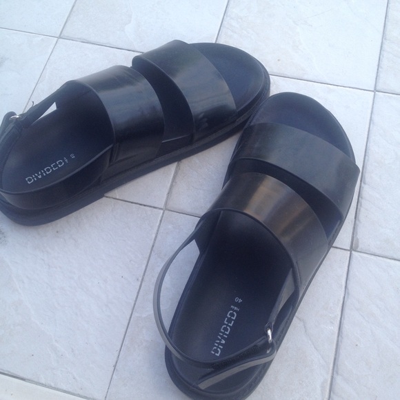 H&M Shoes - Black Chunky Strap Sandals