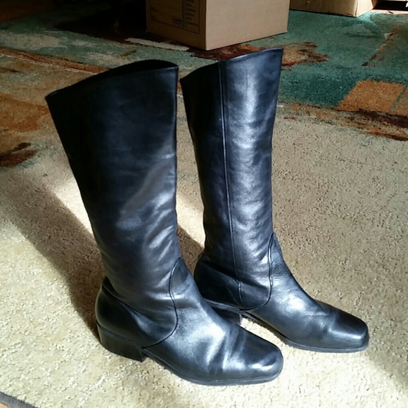 Boots - Picture 2 of 3
