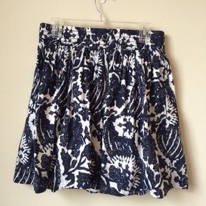 Flowy navy and white skirt