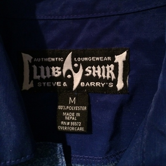 Mens "club shirt" with designs EUC - Picture 2 of 4