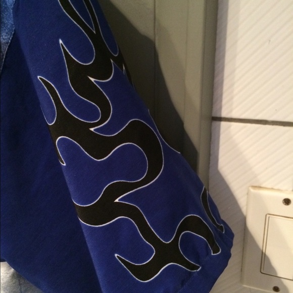 Mens "club shirt" with designs EUC - Picture 3 of 4