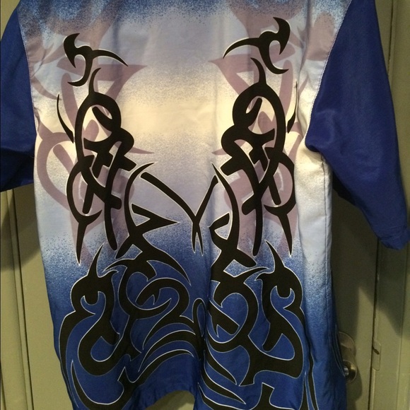 Mens "club shirt" with designs EUC - Picture 4 of 4