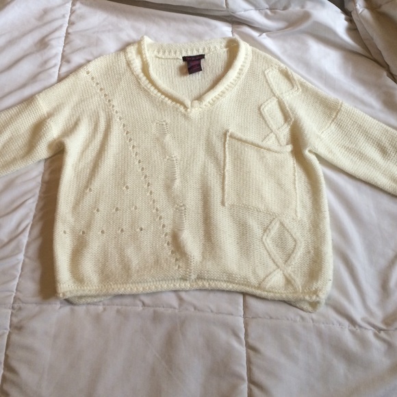Macy's White cropped sweater