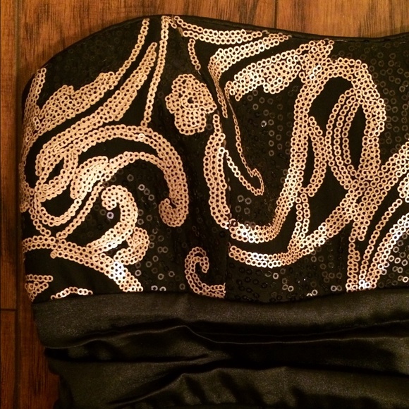 Strapless Gold Sequin Black Top - Picture 2 of 4