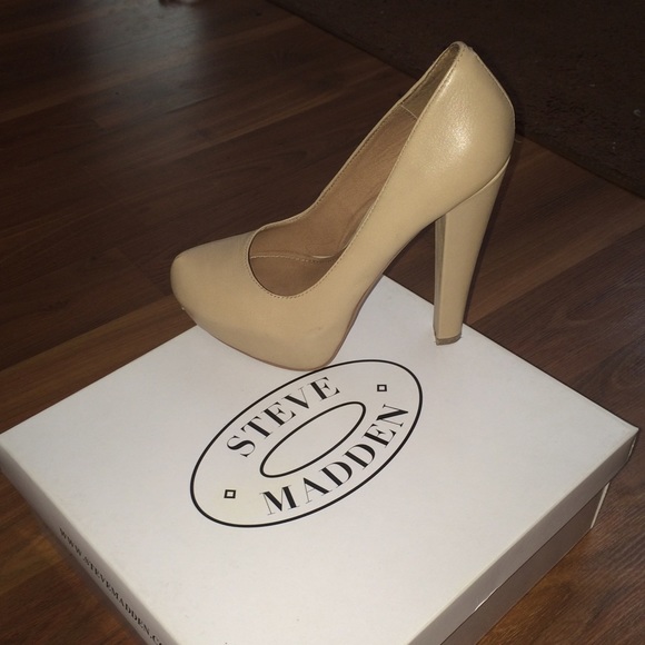 Danitty Bone Leather Pump - Picture 3 of 3