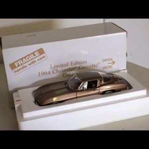 1:24 diecast collectible