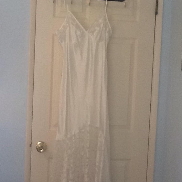 Sexy nightgown with matching robe