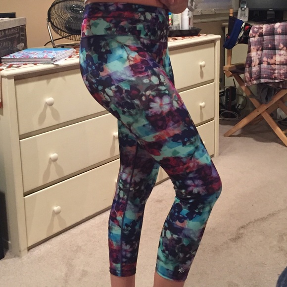 Athleta Revelation Fast Track Athletic Capri