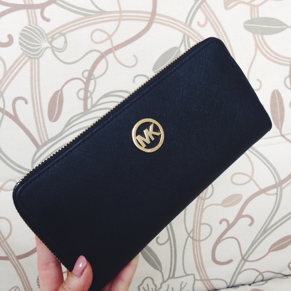 1 DAY SALE✨Michael Kors Jet Black Wallet✨