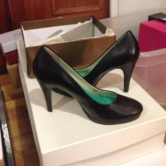 Franco Sarto Napoli pumps in black leather size 9