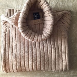 GAP turtle neck sweater
