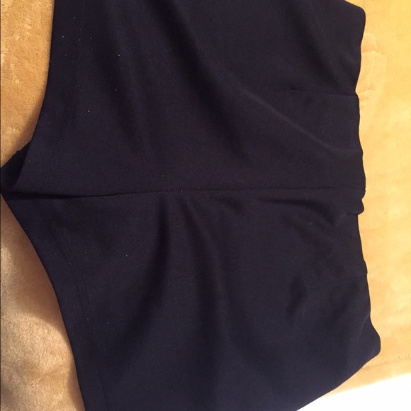 Shorts - Picture 2 of 4