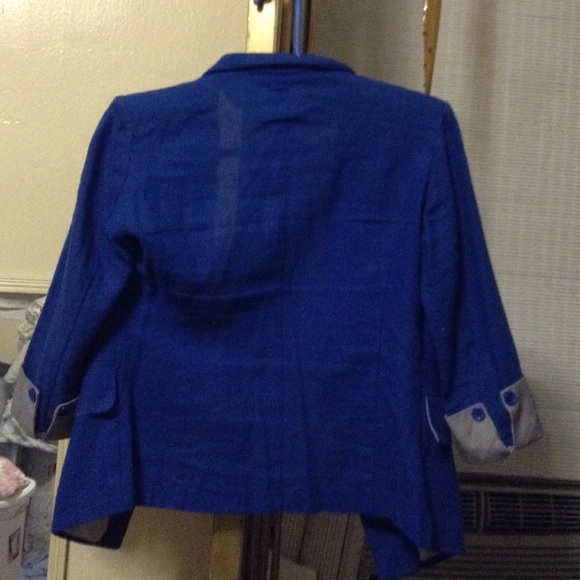 Blazer - Picture 2 of 2