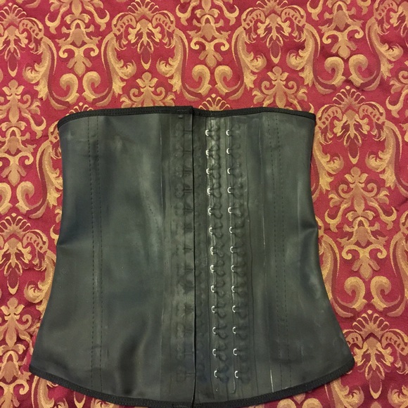 Ann Chery waist trainer
