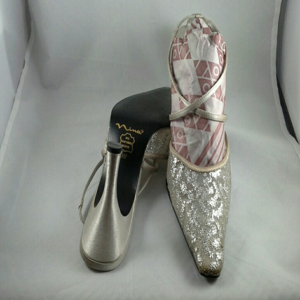 Shoes - Picture 4 of 4