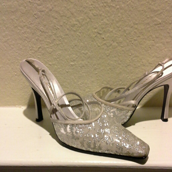 Shoes - Picture 2 of 4