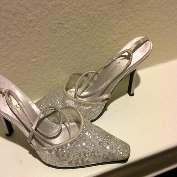 Shoes - Picture 3 of 4