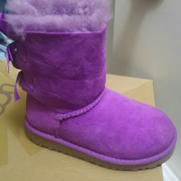 ***SOlD ****Ugg boot - Picture 1 of 3