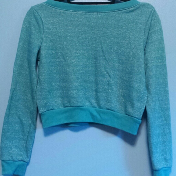 Crop sweater. - Picture 2 of 2