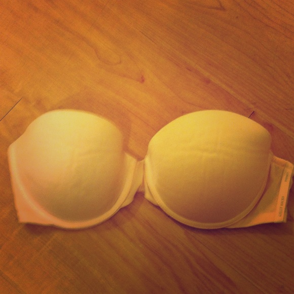 Pale pink strapless Gilly Hicks bra, 34B