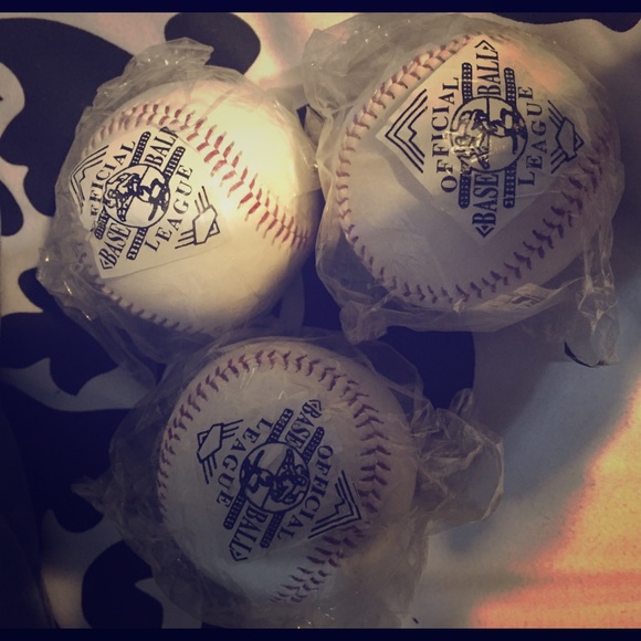 3 baseballs brand new