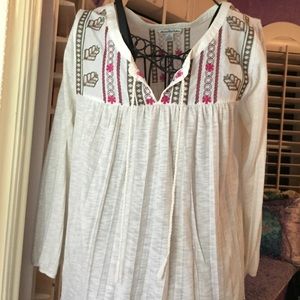 White 3/4 sleeve top