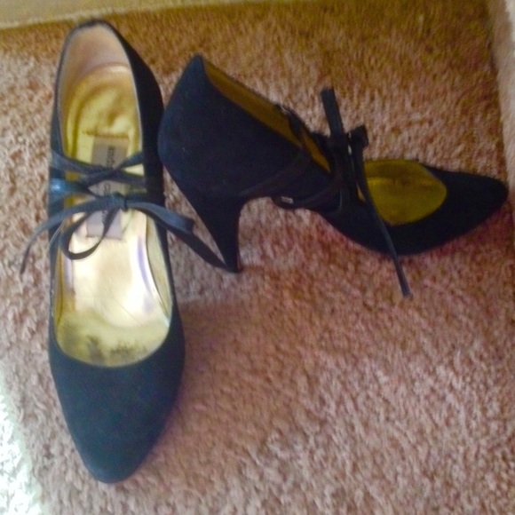 Shoes - Picture 1 of 1