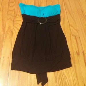 Blue and black sleeveless shirt
