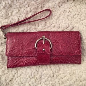 Red clutch