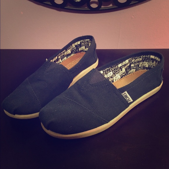 🚨 SOLD!!!!!!! Navy blue Toms
