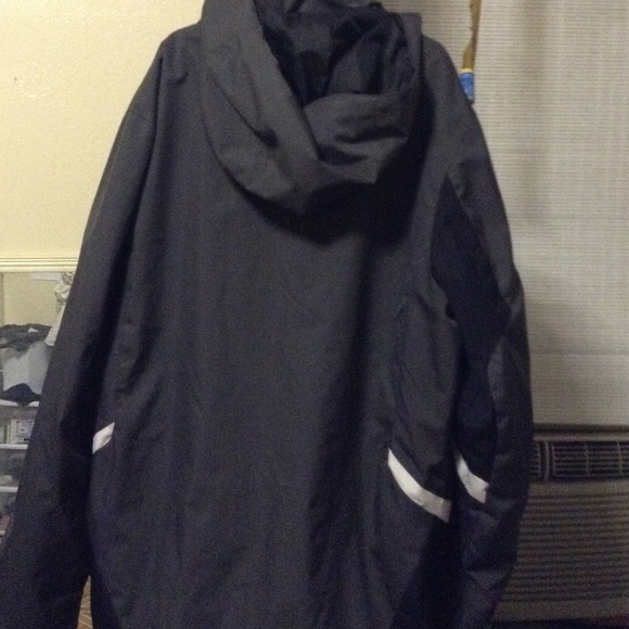 Spider Coat - Picture 2 of 2