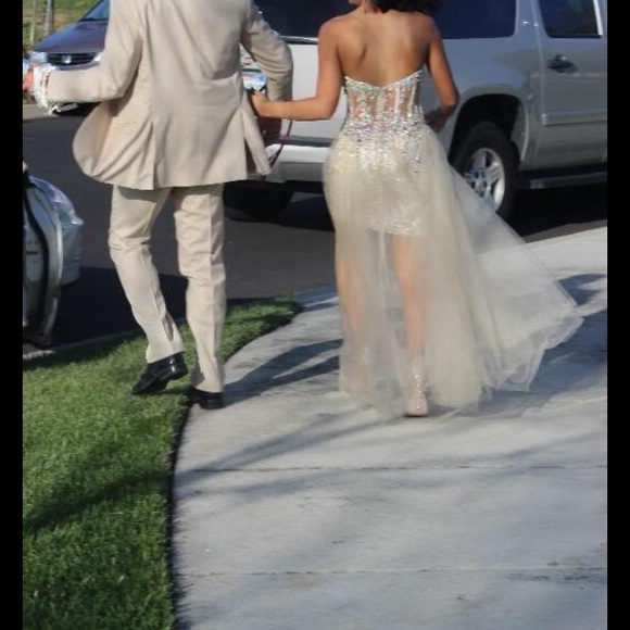 Cream colored prom dress - Picture 1 of 2