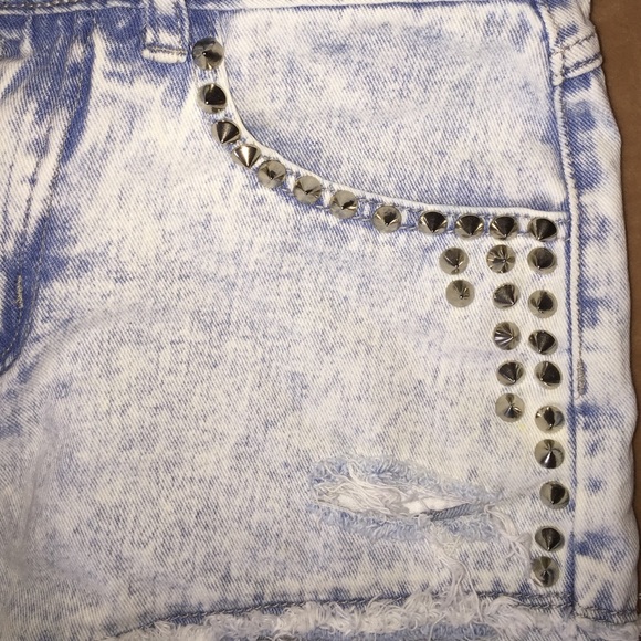 Studded jean shorts - Picture 3 of 3