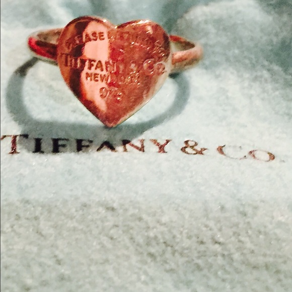 Return to Tiffany and Co heart ring