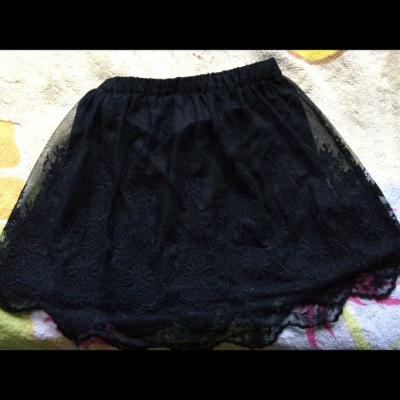Black laced skirt
