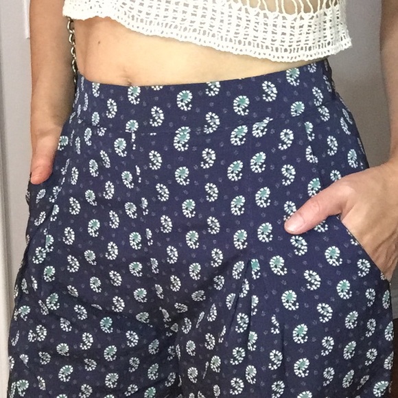 LAST ONE! Printed Palazzo pant - Picture 2 of 4