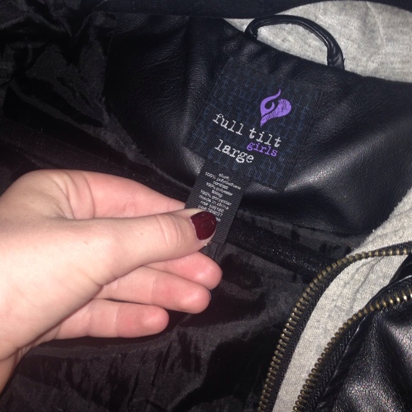 Leather jacket - Picture 2 of 4