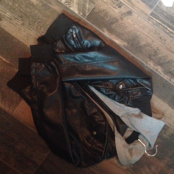 Leather jacket - Picture 4 of 4