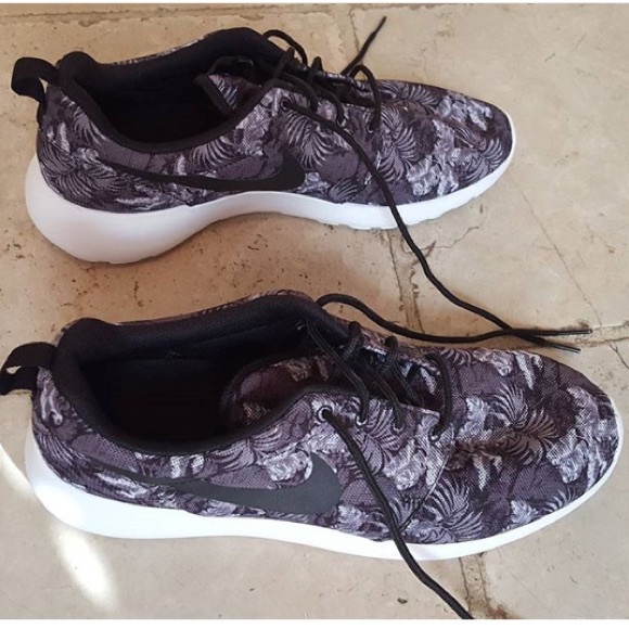 Nike Roche runs