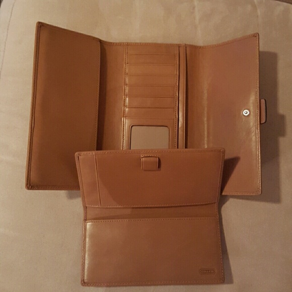 *Not For Sale* Coach Signature Checkbook Wallet - Picture 4 of 4