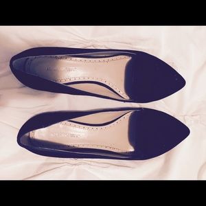 Adrienne Vittadini black flat