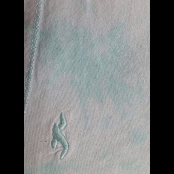 🌿 HOLLISTER V NECK 🌿 - Picture 2 of 3