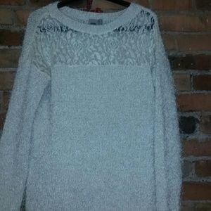 CLOSING CLOSET MAKE ME OFFERS PLEASE