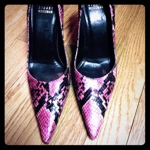 REDUCED!! 💯Authentic Stuart Weitzman snake pump.