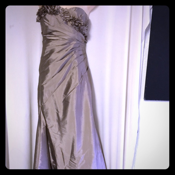 Monique Lhuillier 4  SALE PROM IDEA